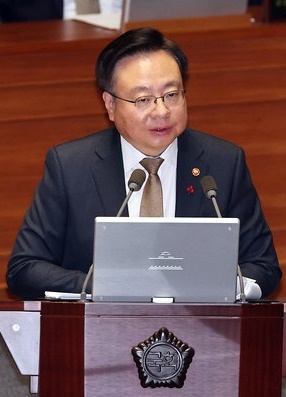 조규홍 "2천명 얽매이지 않고 내년 의대정원 새로 추계"