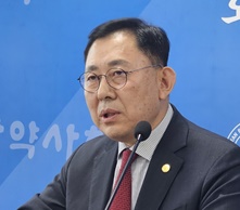 떠나는 최광훈 회장 "한약사 문제 결론 못내 아쉽다"