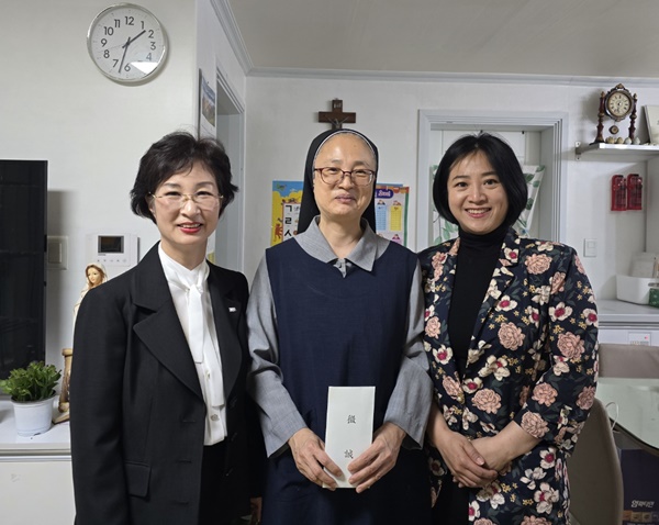 서초구약, 성심효주의집 방문해 성금·영양제 전달 

