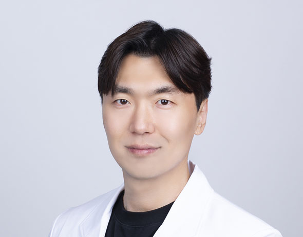 약사+개발자 꿈 현실로…"IT로 경영을 스마트하게"