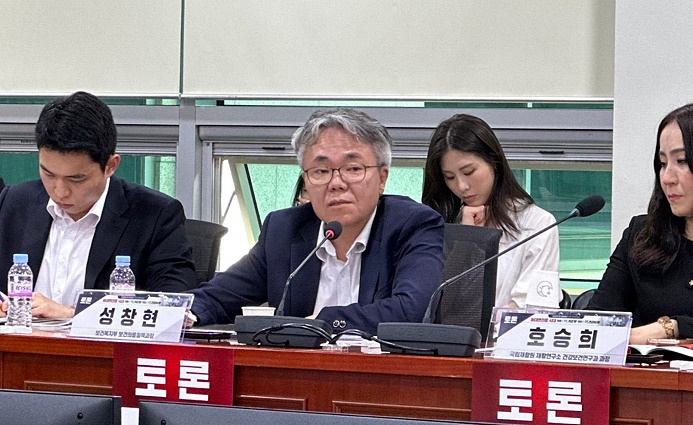 정부 "이젠 법제화로 가야"...소비자 "약 배송 허용을"