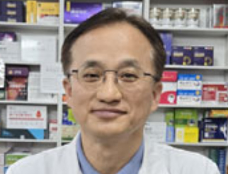 "노는 카메라 아까워 시작했지요"...그 약사의 사진전