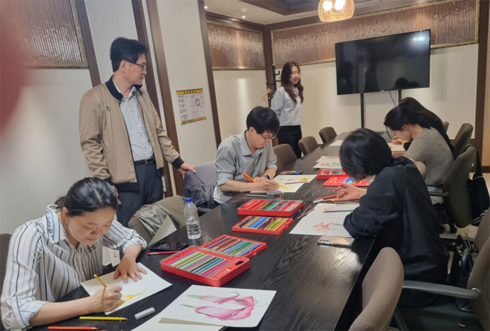 용산구약, 꽃그림 그리기 원데이클래스로 힐링