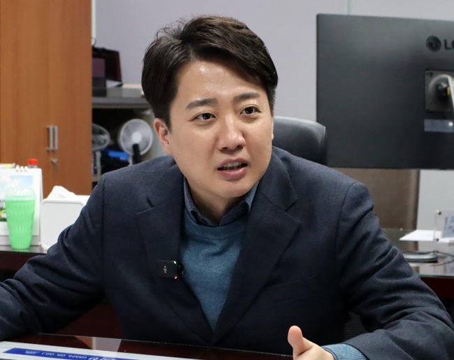 이준석 "약사회와 독립채널 만들어 약사 공공기능 강화"