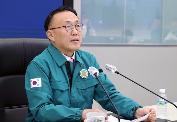 정부 "코로나19 재유행 조짐…65세 이상 백신접종 당부"