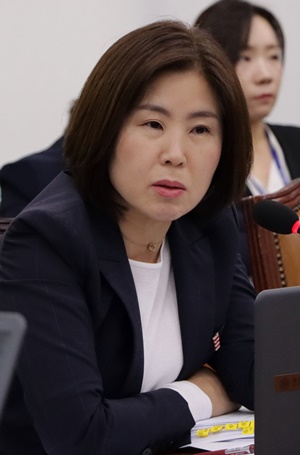 야당, 정은경 후보자 향해 '코로나 백신 부작용' 책임론