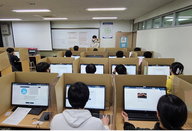 약사국시 이제 컴퓨터로 본다...변화 앞둔 약대생들 긴장