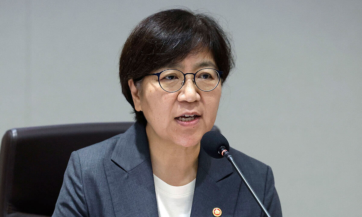 정 장관 "창고·마트형 약국 명칭 규제 필요성 검토"