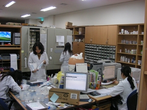 "약사 1명에 업무 폭주...임상시험약국 인력·시설 부실"