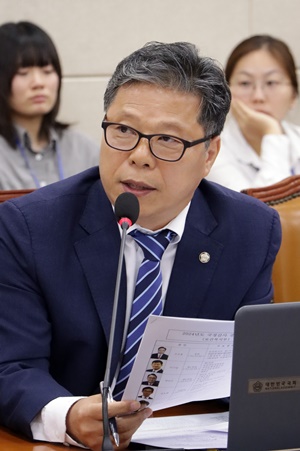 "노인 COPD·고용량 독감백신·요양시설 치아 관리 필요"