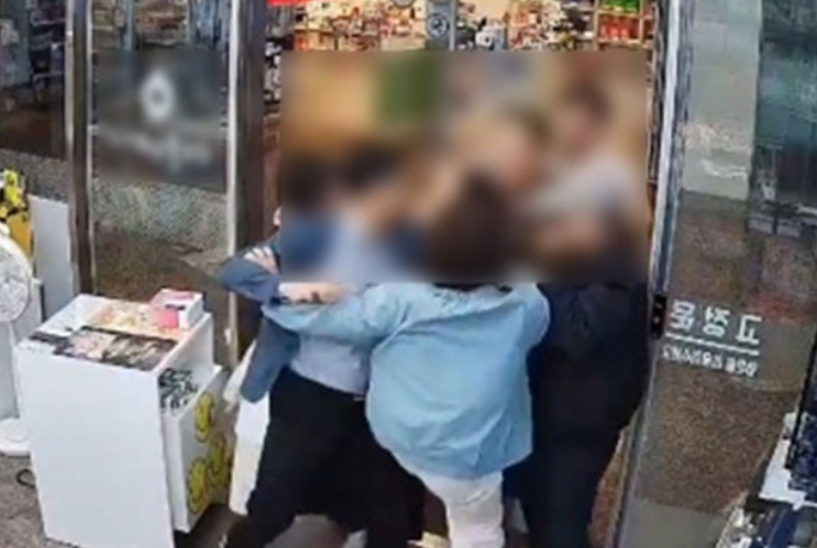 6m 마주 본 약국 호객 갈등...폭행사건으로 비화
