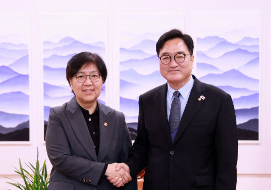 우원식 의장, 정은경 장관에 의료개혁·공공의료 강화 주문