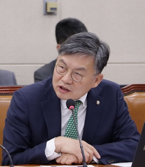 "글로벌 사무장병원이 6600억 부당취득...보험재정 해외유출"