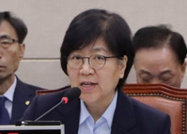 "검토·검토·협의"...정은경 장관, 속시원한 답변 없었다