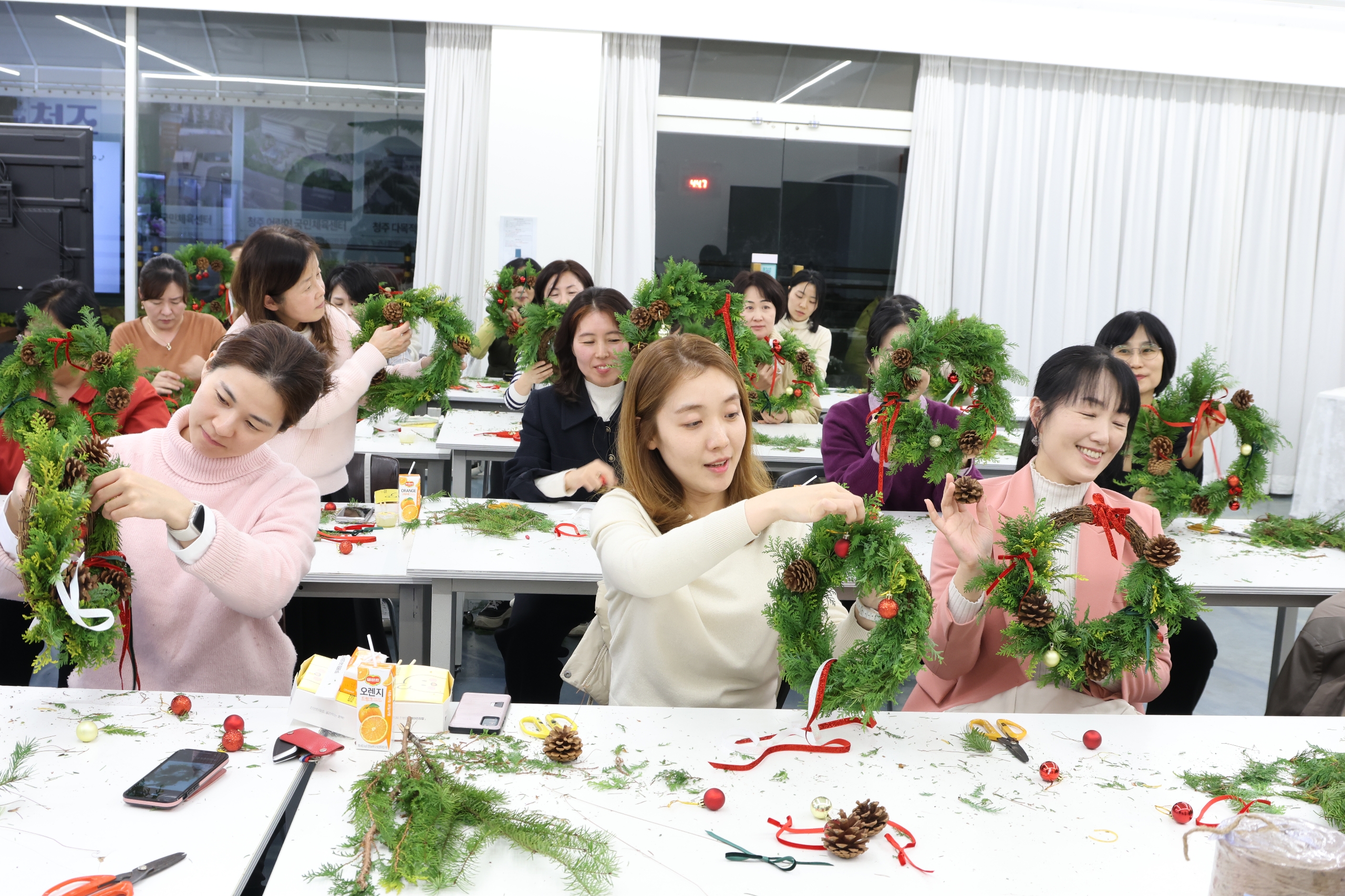 충북·청주여약사회 "크리스마스 리스 같이 만들어요"